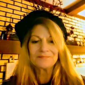 Meet your Posher, Marsha